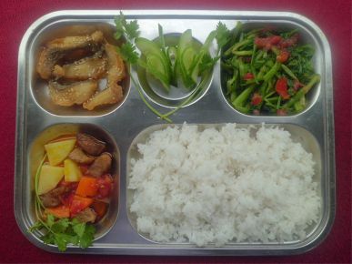 Thực đơn suất ăn công nghiệp giàu dinh dưỡng ngon bổ rẻ