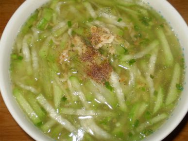 Canh bầu tép