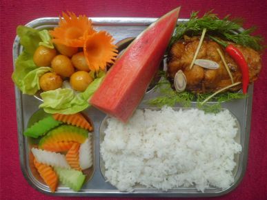 Suất ăn công nghiệp Sóng Thần