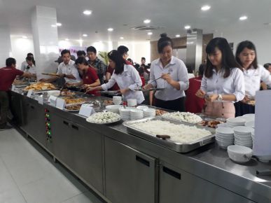 Những lý do khách hàng lựa chọn dịch vụ suất ăn công nghiệp Hòa Phát