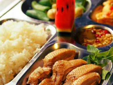 Suất ăn công nghiệp đầy đủ